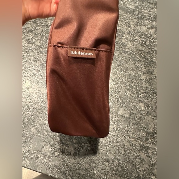 Lululemon City Essentials Shoulder Bag 4L - Picture 5 of 6